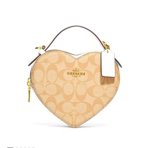 SOLD crossbody Heart Mini Bag NWT GIFT IDEA 🌺